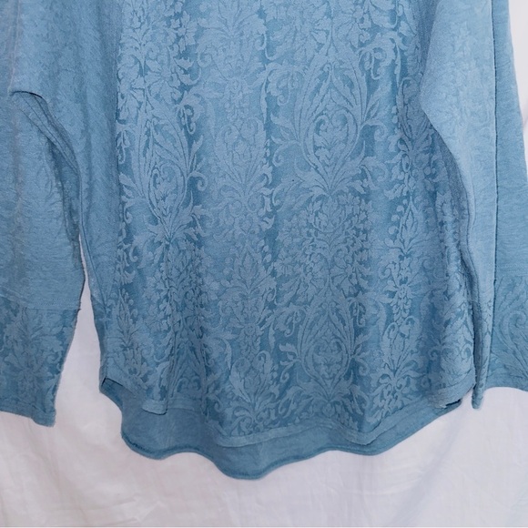 Soft Surroundings Blue Long Sleeve Floral Detail Top size large - Picture 5 of 7
